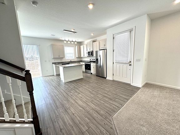 4th image of 1025 Spring Palms Loop