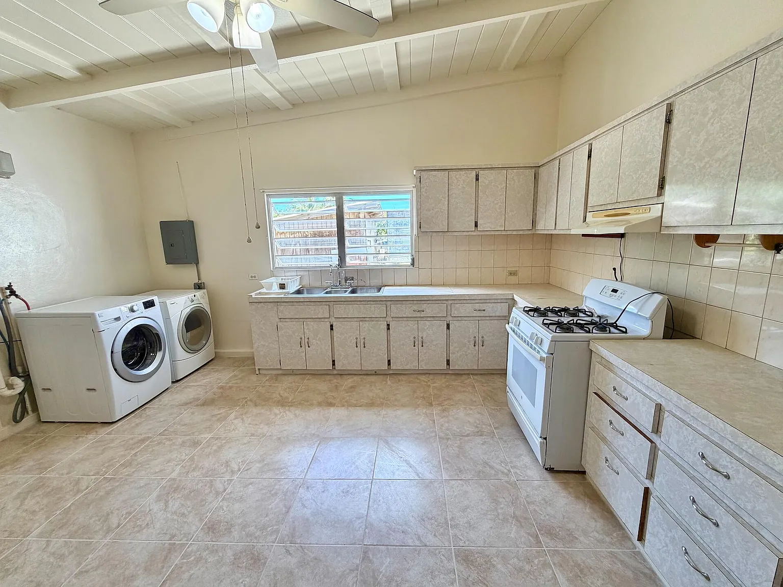 2 bed, $1,700 — Photo 3