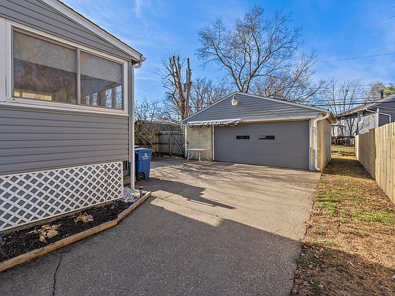 4th image of 189 Empire Dr