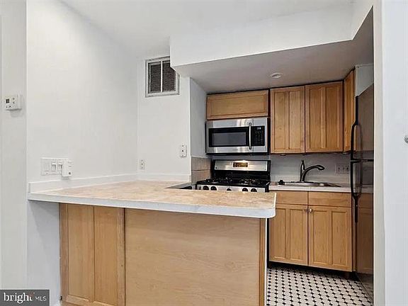 5th image of 1704 V St NW #2