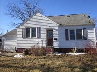 340 8th St, Marion, IA 52302