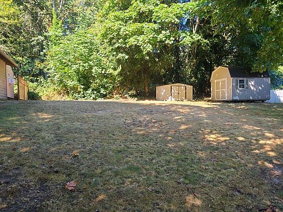 4th image of 5831 Harlow Dr #B