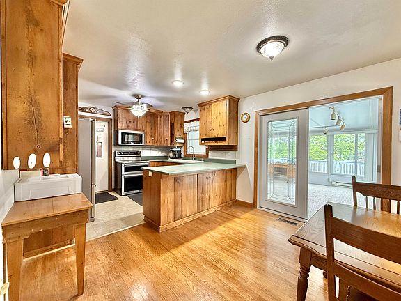 2nd image of 3117 Canterbury Ln