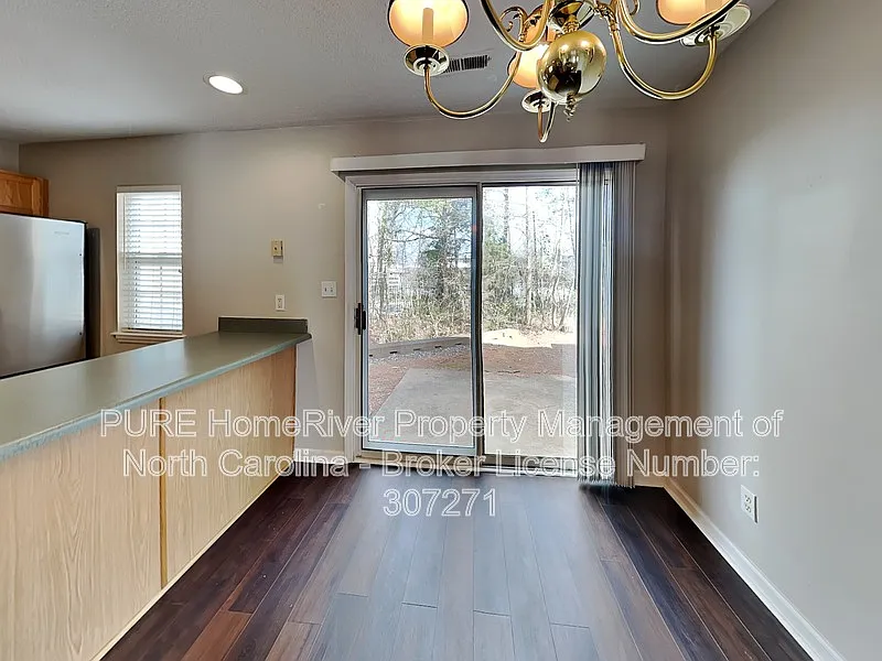2 bed, 3.0 bath, 1323 sqft, $1,700 — Photo 4