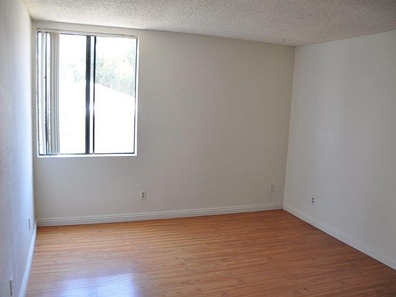5th image of 9848 Tabor St APT 112