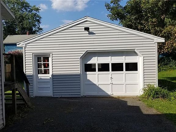 3rd image of 118 W Heman St