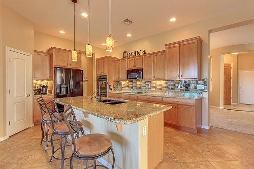 5th image of 635 E La Costa Dr