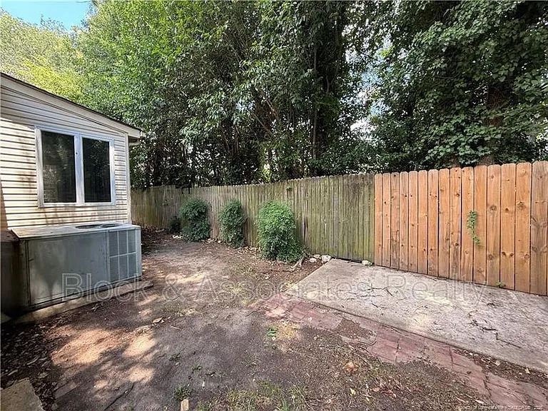 115 S Tarboro St — Photo 15