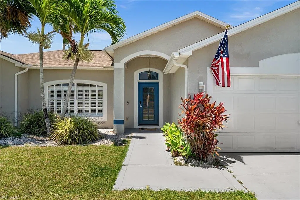 3 bed, 2.0 bath, 1718 sqft, $3,000 — Photo 2