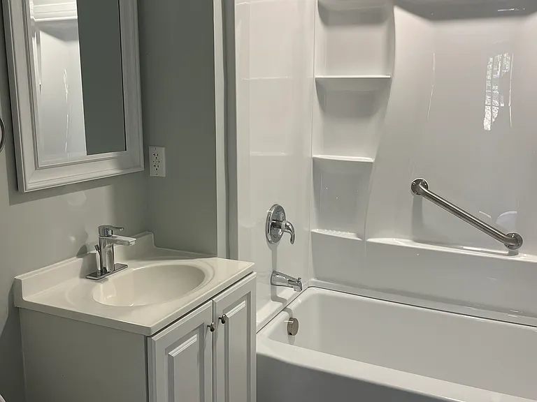 2621 Stratford Dr — Photo 5
