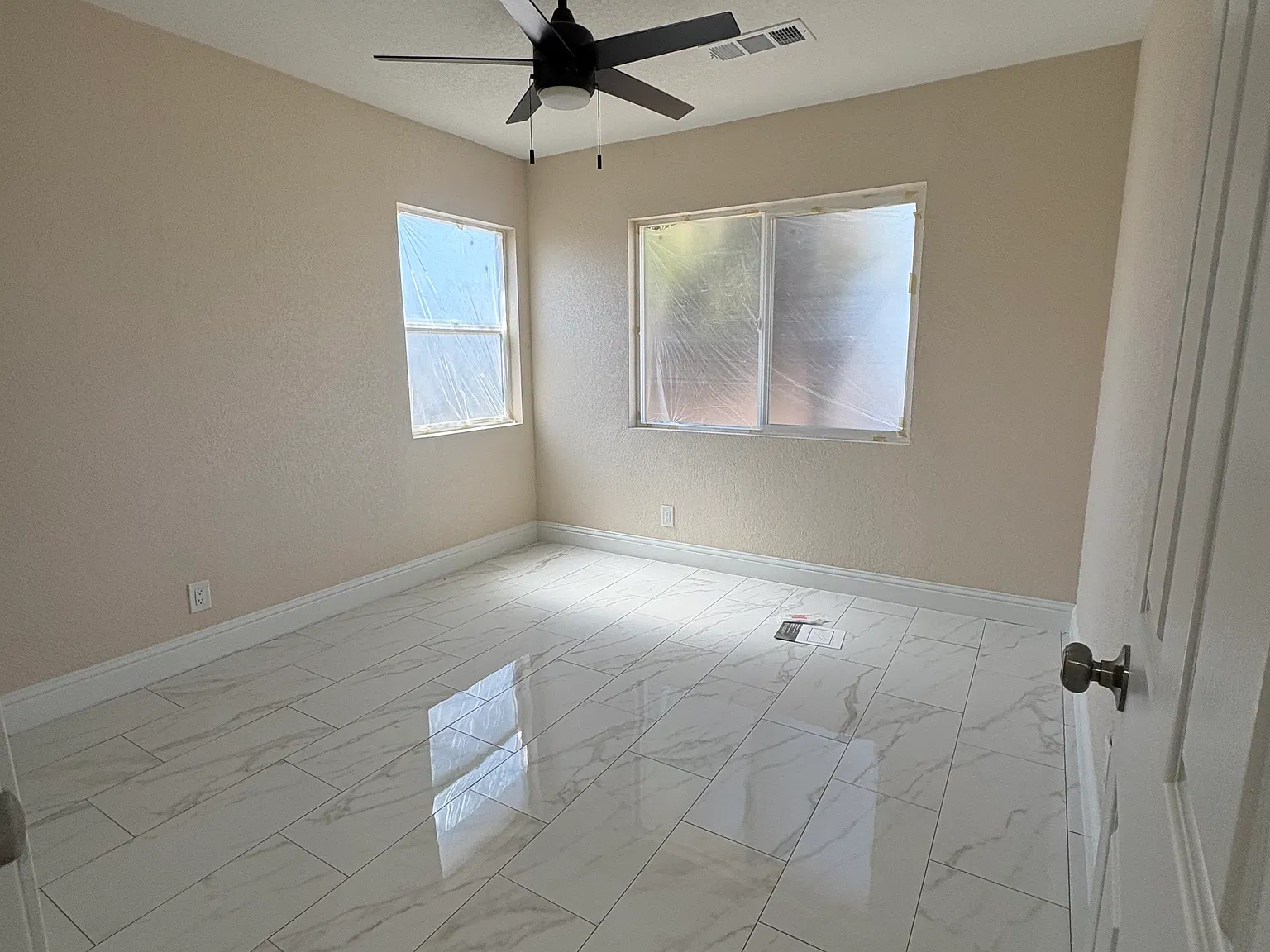 3 bed, 1028 sqft, $2,000 — Photo 4
