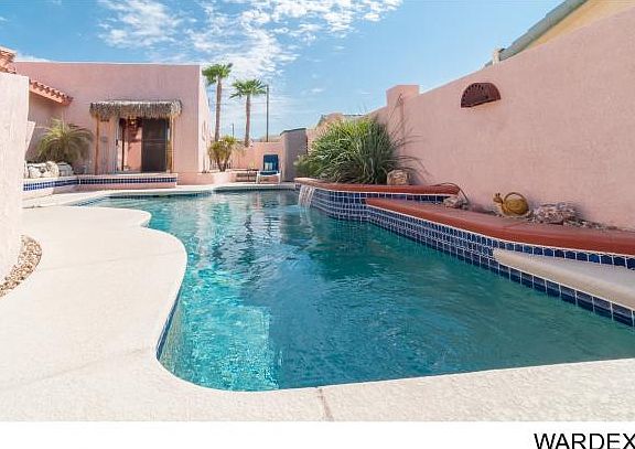 2nd image of 2653 Beverly Glen Ln