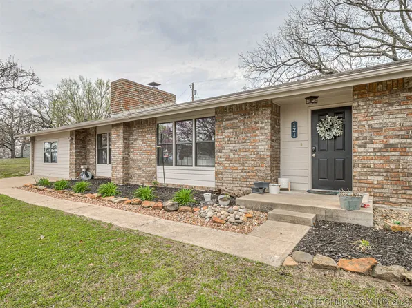 121 N Rembrandt Ln, Sand Springs, OK 74063