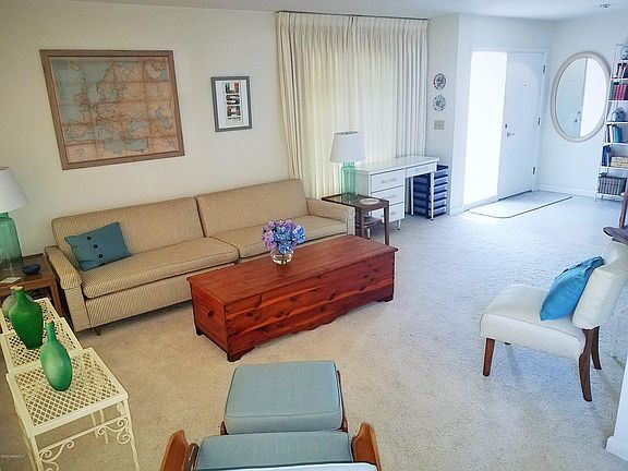2nd image of 3842 Yarborough Dr