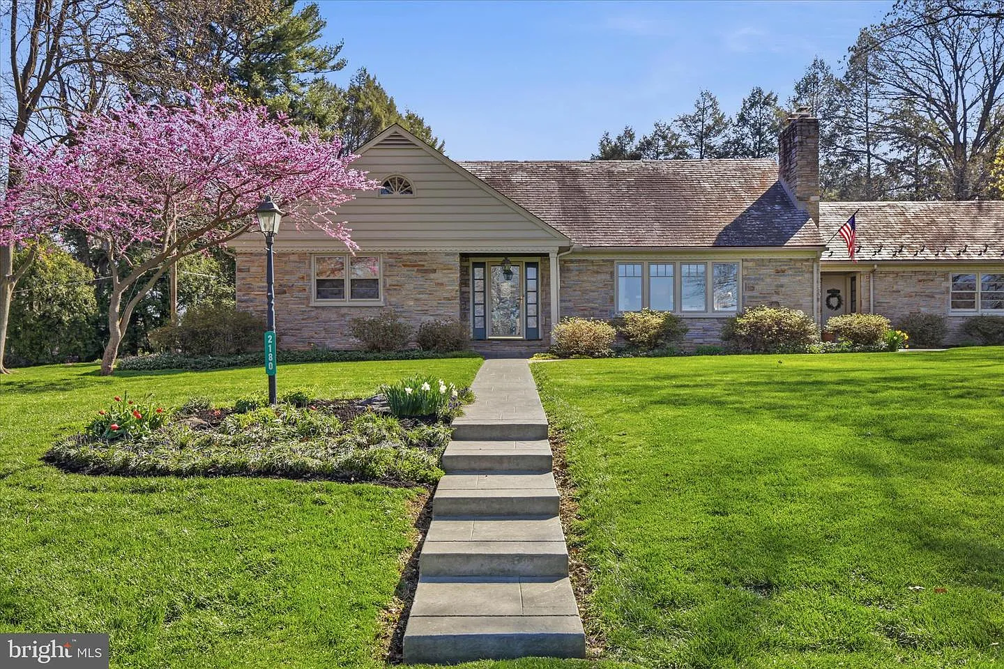 2180 W Ridge Dr photo 1