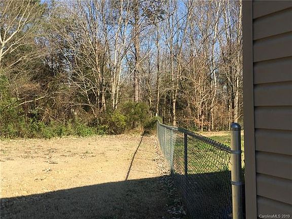 3rd image of 155 Hazelwood Dr