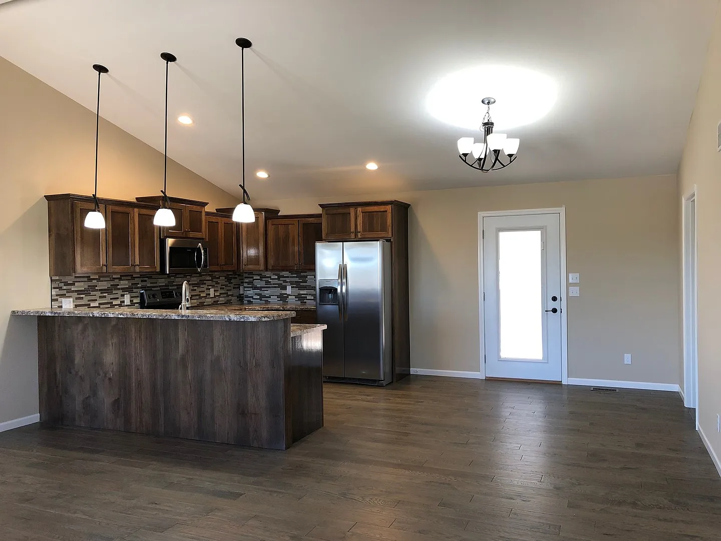4Bd/3Bth - Home - Quiet Subdivision — Photo 2