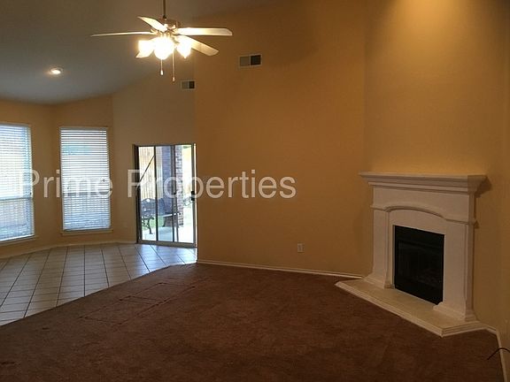 4th image of 2133 Carlotta Dr