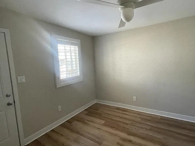 9702 Redfern Ave — Photo 8