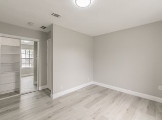 5010 Coronet Ln, Arlington, TX 76017