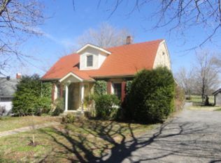 305 Maple St, Horse Cave, KY 42749