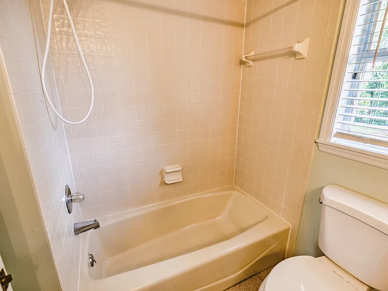 2119 Shady Oaks Dr — Photo 18