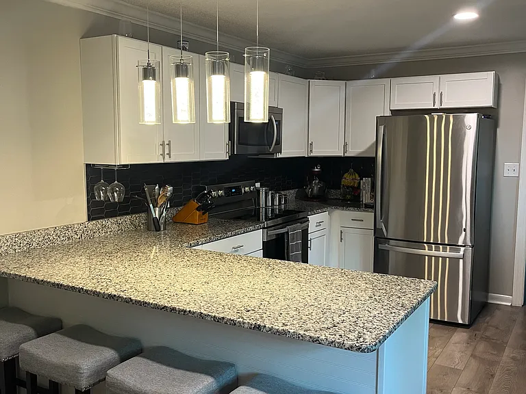 209 Country Club Dr — Photo 4