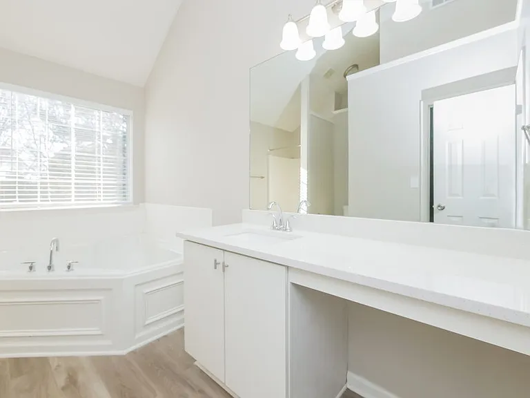 409 Grove Park Dr — Photo 12