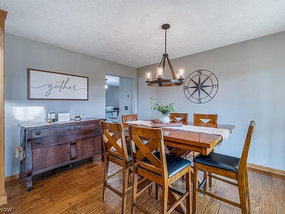 4th image of 2928 S Medina Line Rd