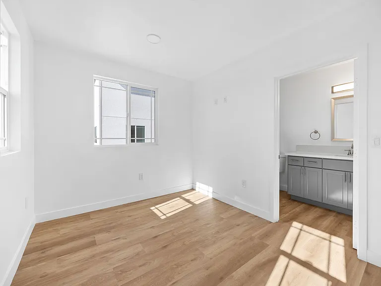10936 S Osage Ave #A — Photo 15