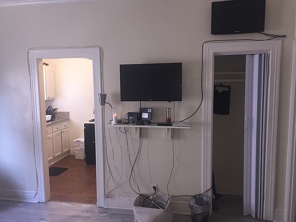 4th image of 158 S Berendo St APT 204