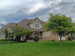 607 Chasseur Dr, Grand Blanc, MI