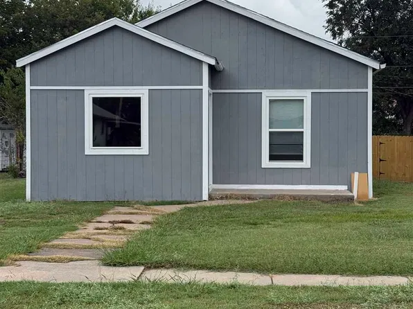 215 S Ash St, Ponca City, OK 74601