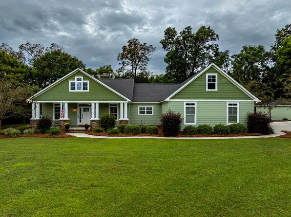 173 Baymeadows Cir, Fitzgerald, GA 31750