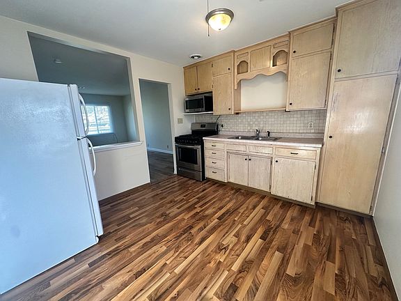 3rd image of 1634 C St #3
