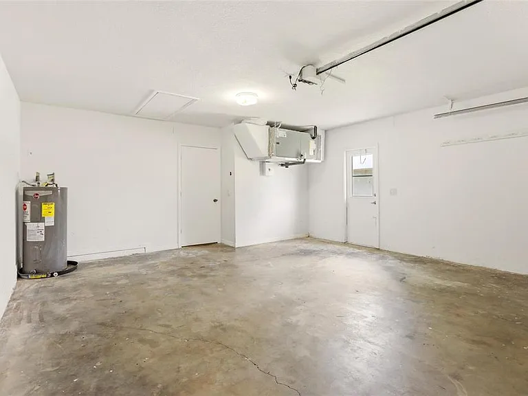 830 Columbia St — Photo 45