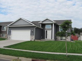 6947 Gaillardia Dr NW, Rochester, MN 55901