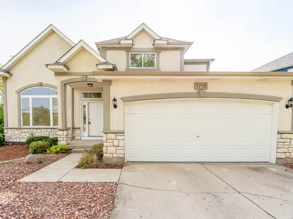 1716 Normandy Woods Ct, Grayslake, IL 60030