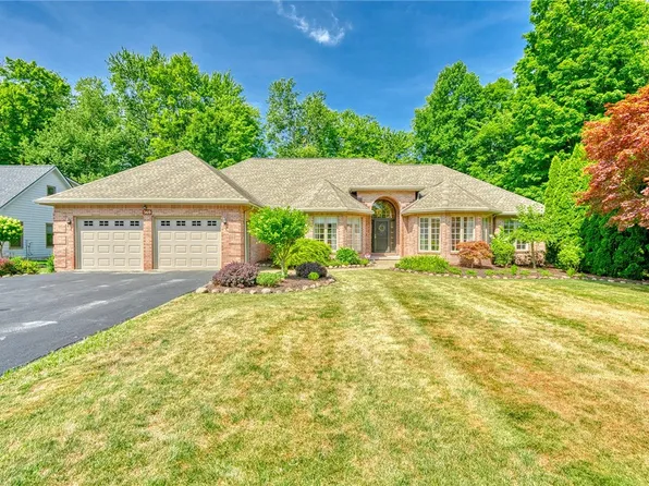 369 Melwood Dr, Rochester, NY 14626