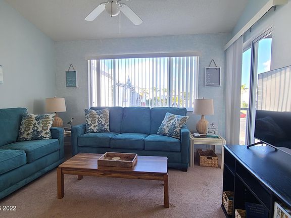 5th image of 522 Beach Park Ln #220