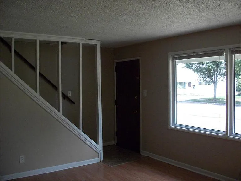1826 Hanover St — Photo 7
