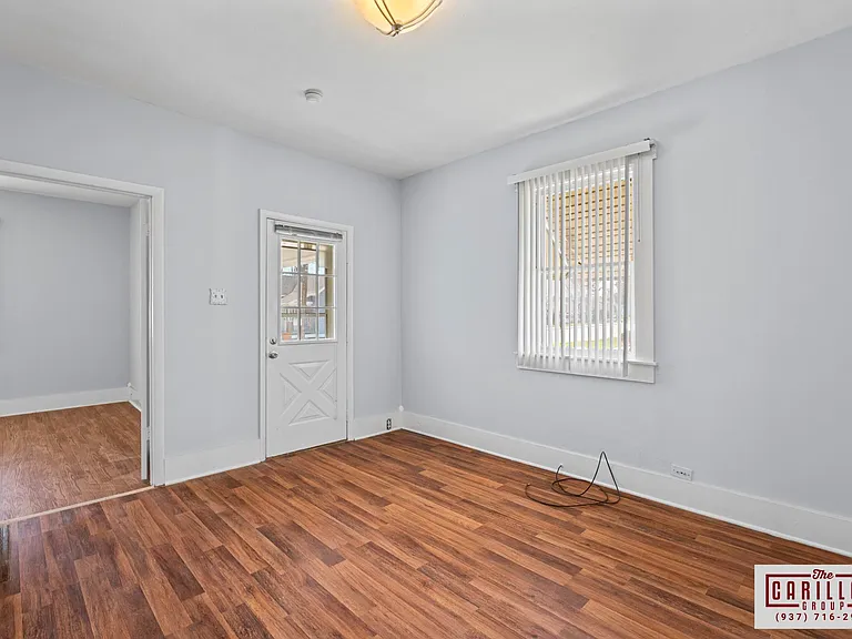 2027 Leo St — Photo 6