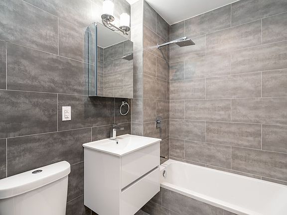 5th image of 941 Washington Ave #402