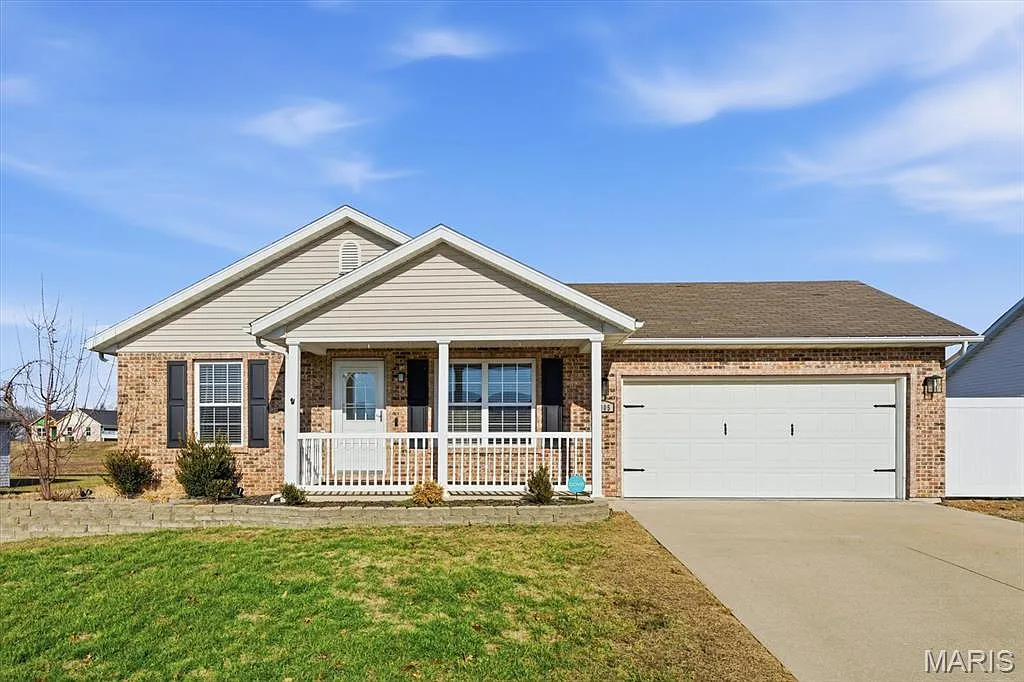 1005 Cottonwood Ln photo 1