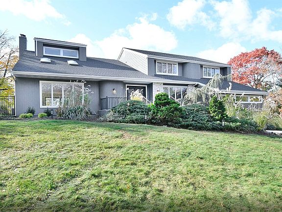 2nd image of 8 Somner Dr