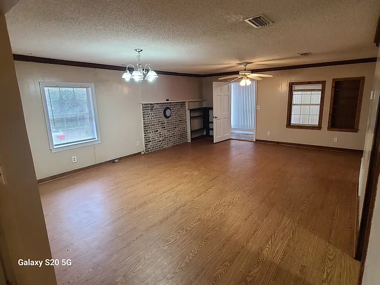 5381 Williams St — Photo 5