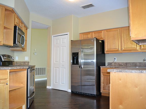 Maple Cabinets & Stainless