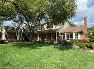 25284 Carollton Dr, Farmington Hills, MI