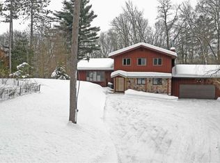 N3345 Covered Bridge Rd, Waupaca, WI 54981