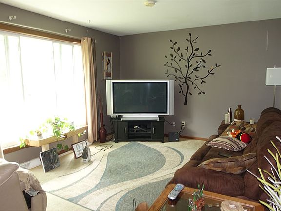 2nd image of 3431 Jackson Ave #3433